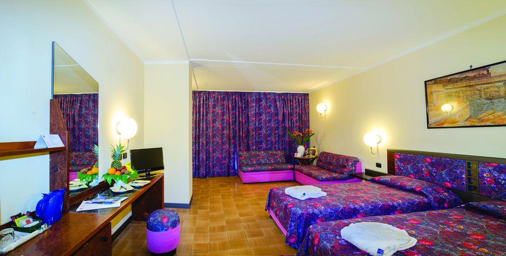 Hotel Le Terrazze Letojanni Exterior foto